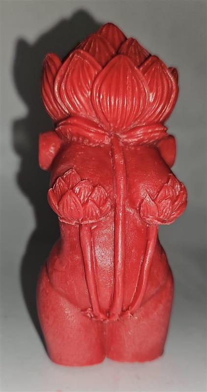 Lumânare Sculpturală "Lotus Goddess" – Simbolul Renașterii și al Feminității