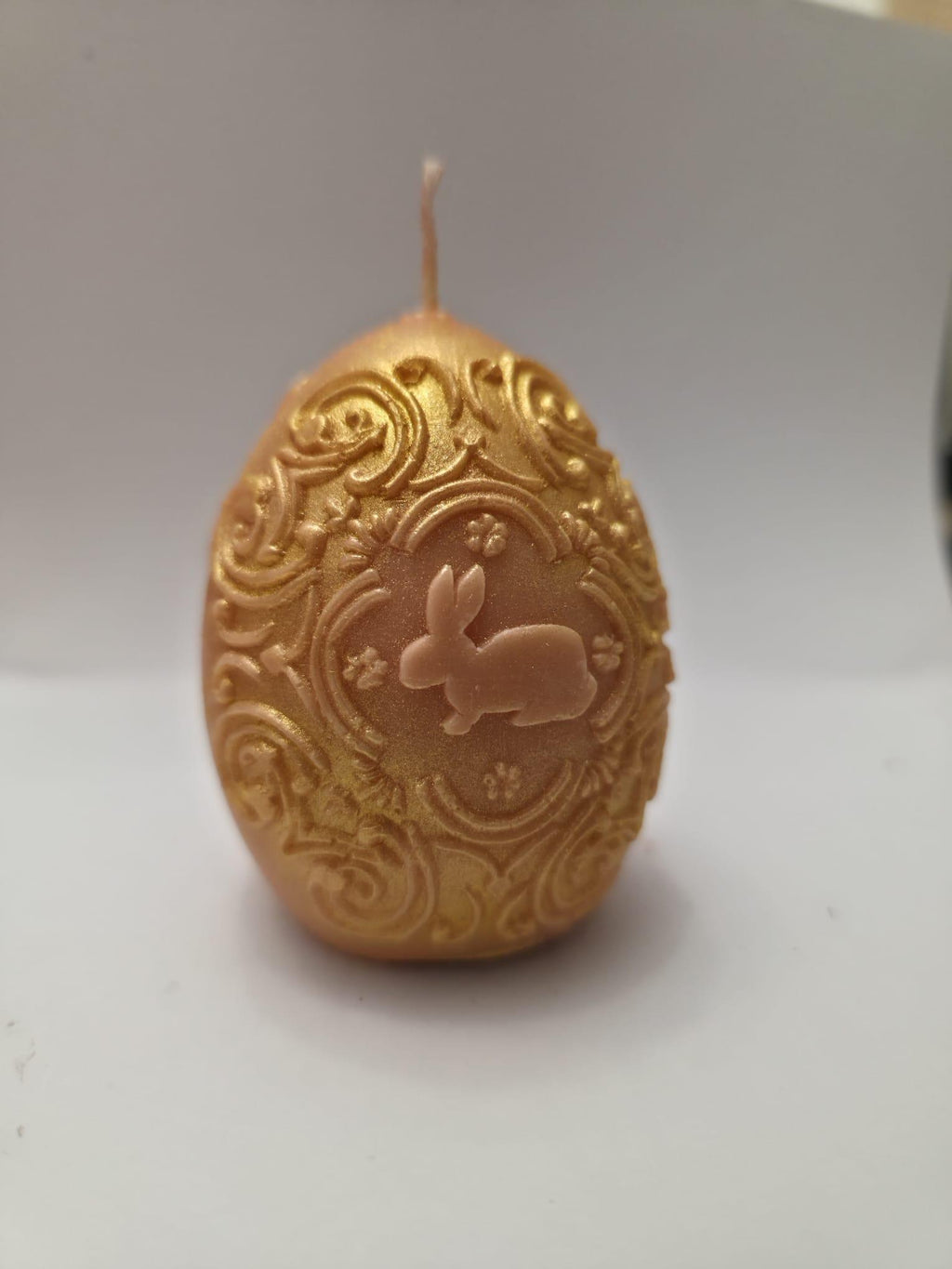 Lumânare Ou Sculptat „Vintage Cameo” – Eleganță Baroc IoBo Candles