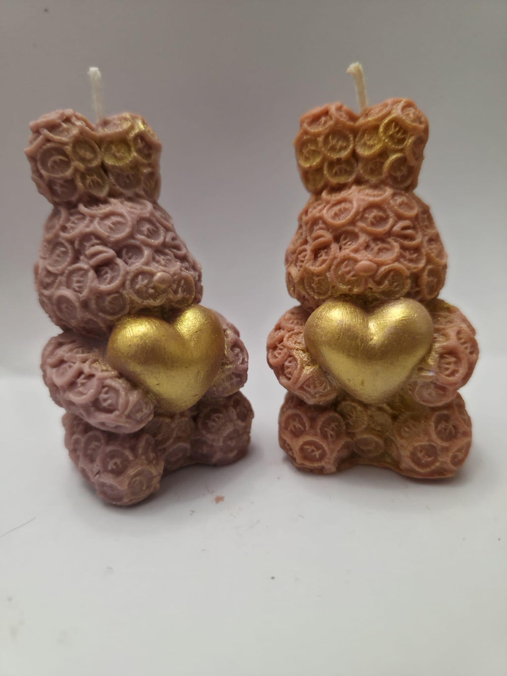 Lumânare Artizanală „Iepurașul Inimios” – IoBo Candles