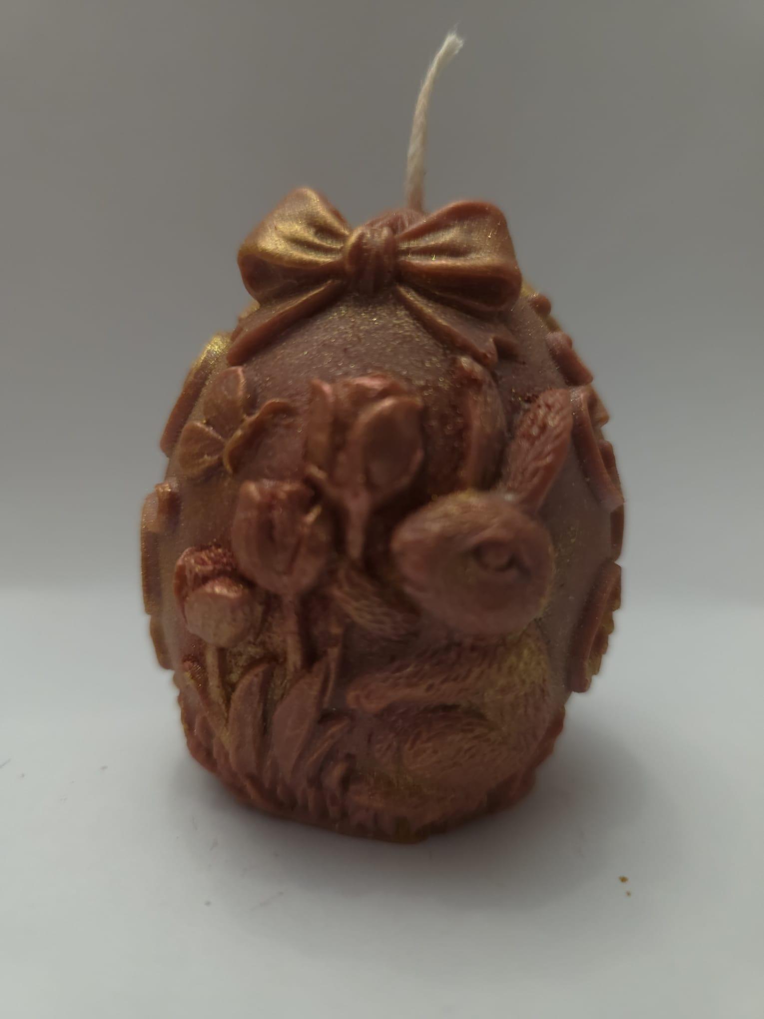 Ou Sculptat cu Iepuraș și Fundă, Finisaj Metalic Premium – IoBo Candles