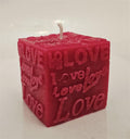 Lumânare Sculpturală "Love Cube" – Mesaje de Iubire în relief
